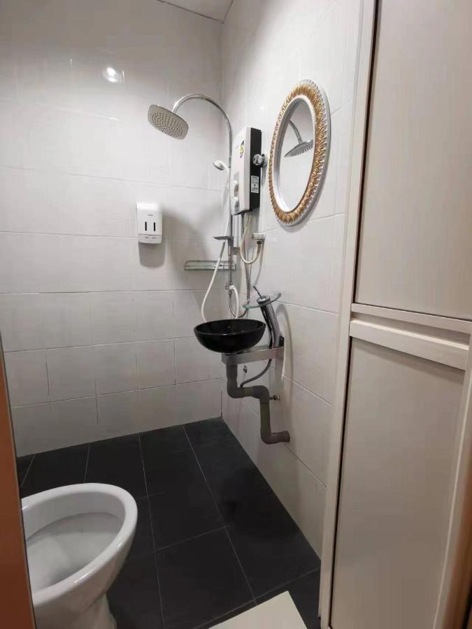 D'Sney Guest House ملقا المظهر الخارجي الصورة